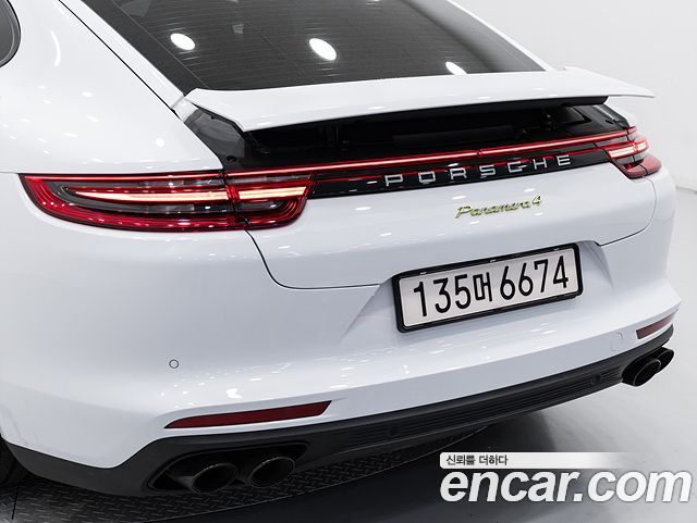 Porsche Panamera 2019 — photo 12
