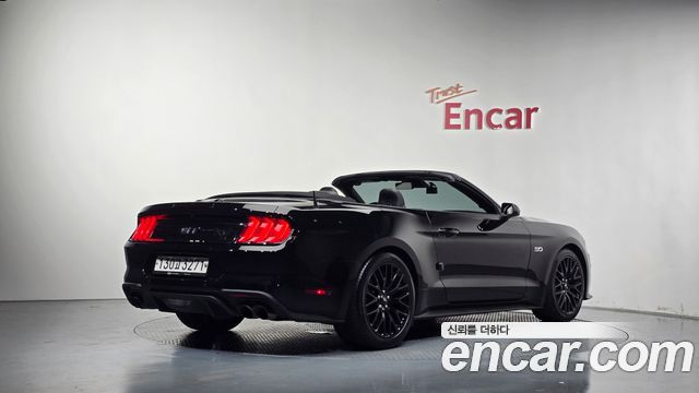 Ford Mustang 2022 — photo 2