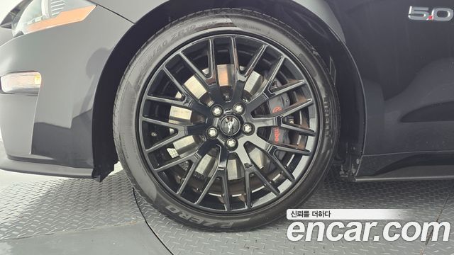 Ford Mustang 2022 — photo 5