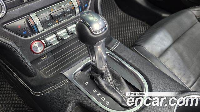 Ford Mustang 2022 — photo 12