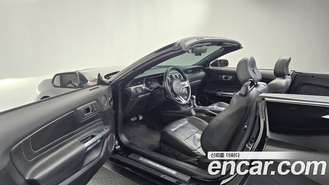 Ford Mustang 2022 — photo 13