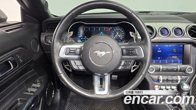 Ford Mustang 2022 — photo 19