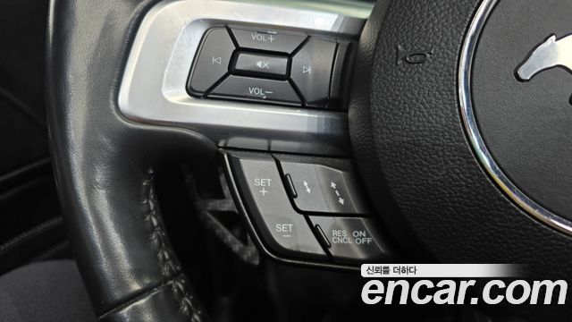 Ford Mustang 2022 — photo 22