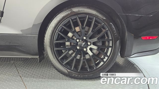 Ford Mustang 2022 — photo 7