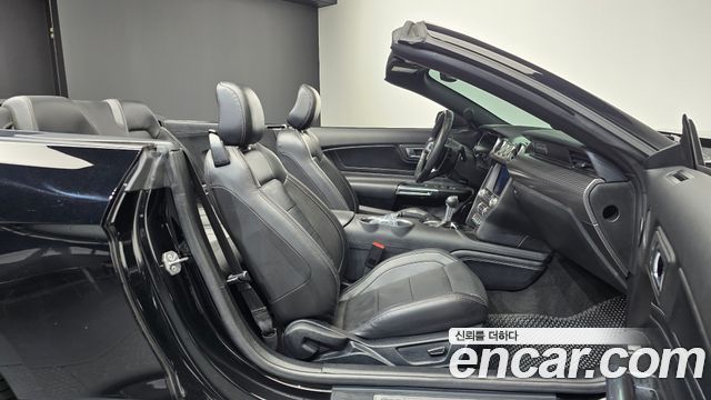 Ford Mustang 2022 — photo 16