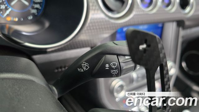 Ford Mustang 2022 — photo 27