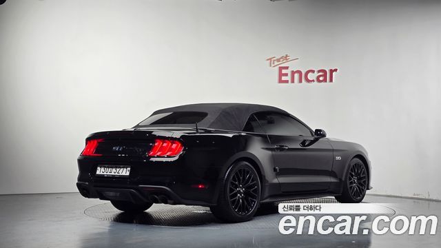 Ford Mustang 2022 — photo 35