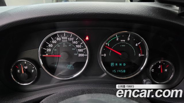 Jeep Wrangler 2013 — photo 8