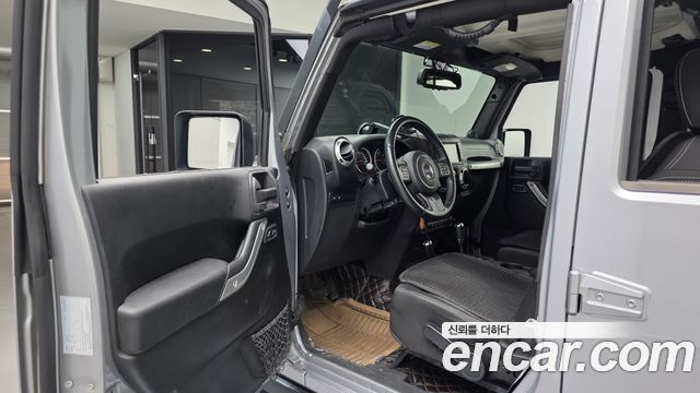 Jeep Wrangler 2013 — photo 10