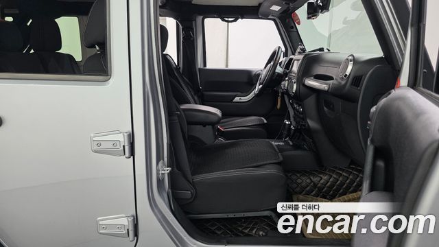 Jeep Wrangler 2013 — photo 11