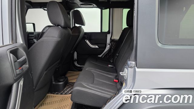 Jeep Wrangler 2013 — photo 12