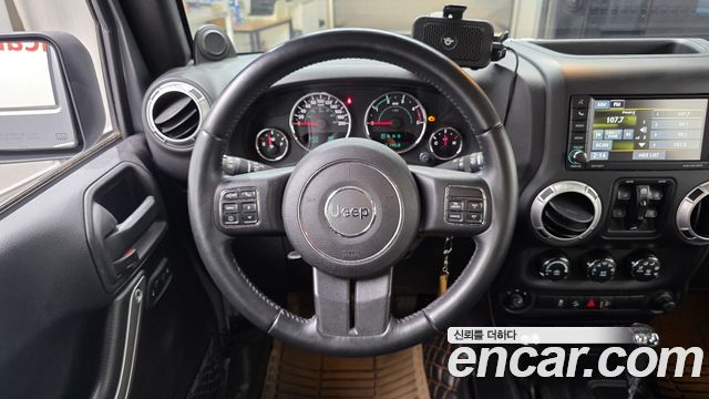 Jeep Wrangler 2013 — photo 13