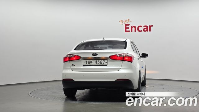 Kia K3 2015 — photo 4