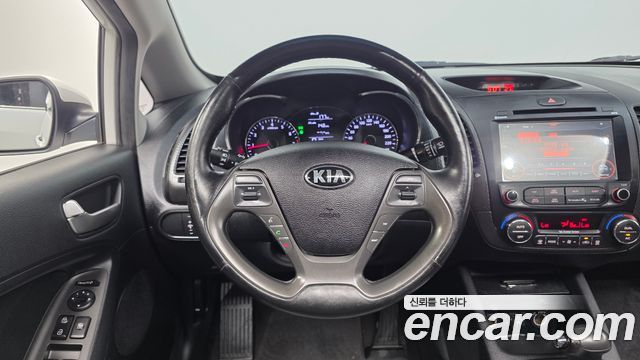 Kia K3 2015 — photo 13