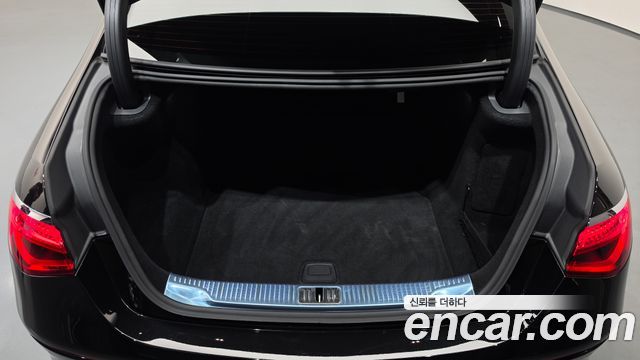 Mercedes-Benz S-Class 2022 — photo 25