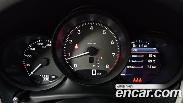 Porsche Macan 2023 — photo 11