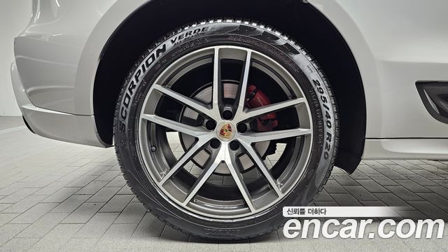 Porsche Macan 2023 — photo 7