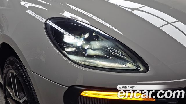 Porsche Macan 2023 — photo 8