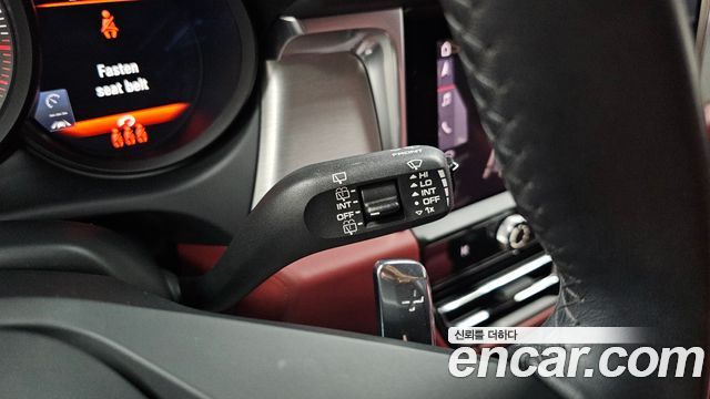 Porsche Macan 2023 — photo 27