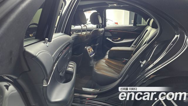 Mercedes-Benz S-Class 2019 — photo 17
