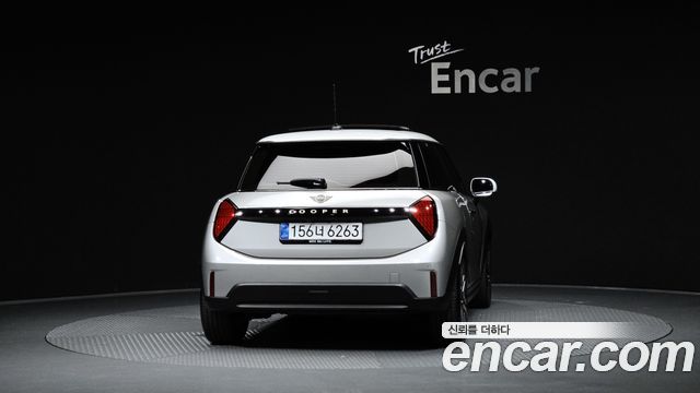 Mini Cooper 2025 — photo 4