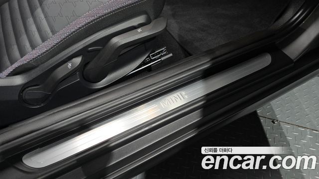 Mini Cooper 2025 — photo 33