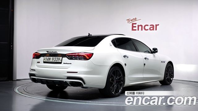 Maserati Quattroporte 2015 — photo 2