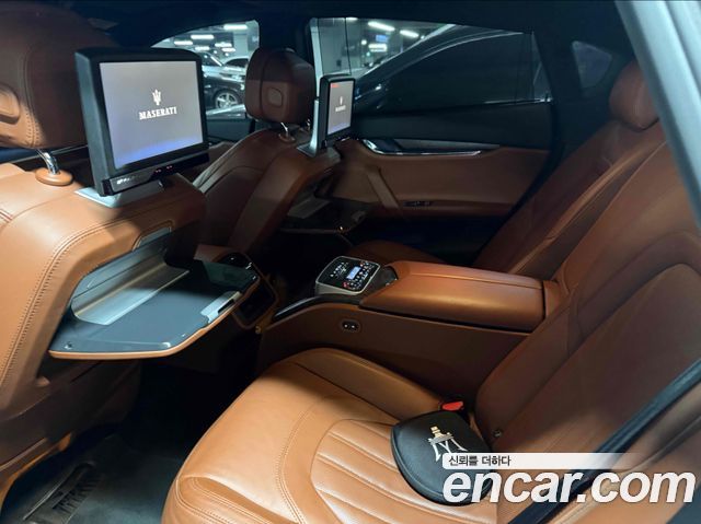 Maserati Quattroporte 2015 — photo 13