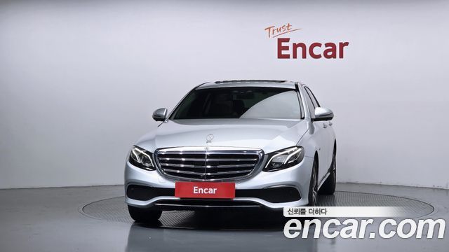 Mercedes-Benz E-Class 2020 — photo 3