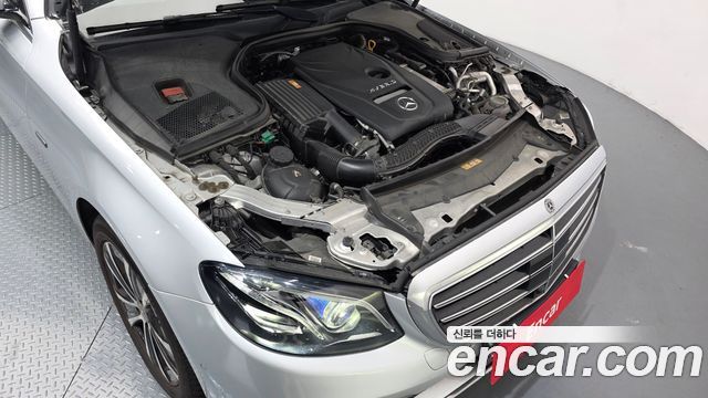 Mercedes-Benz E-Class 2020 — photo 6