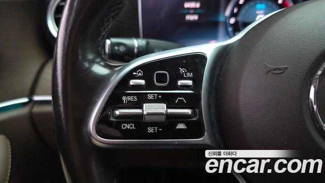Mercedes-Benz E-Class 2020 — photo 16