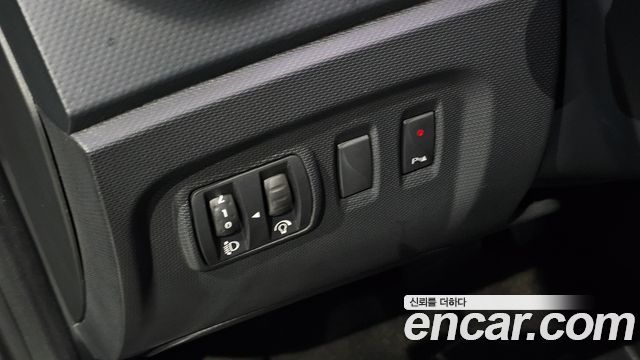 Renault Korea QM3 2014 — photo 15