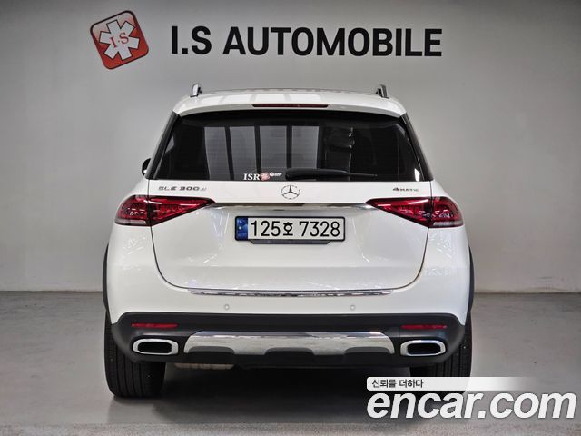 Mercedes-Benz GLE-Class 2022 — photo 4