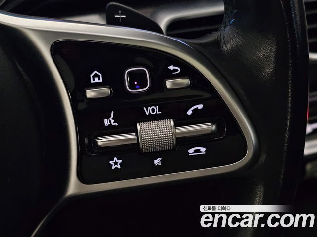 Mercedes-Benz GLE-Class 2022 — photo 14