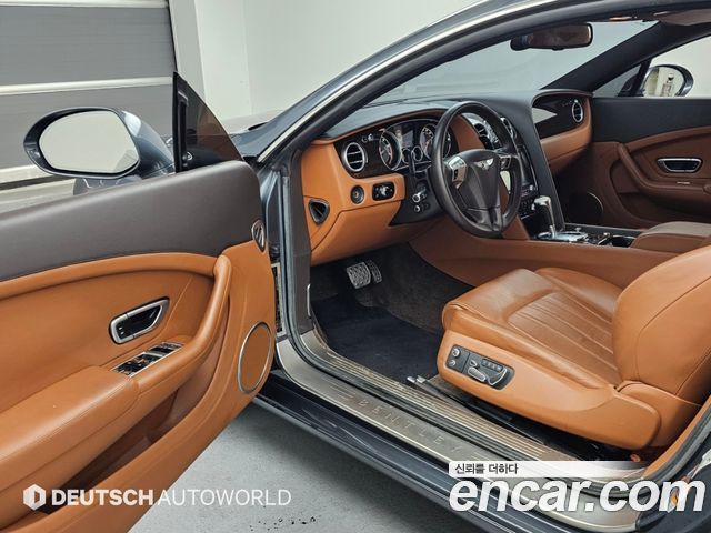 Bentley Continental 2015 — photo 11