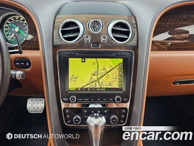 Bentley Continental 2015 — photo 14
