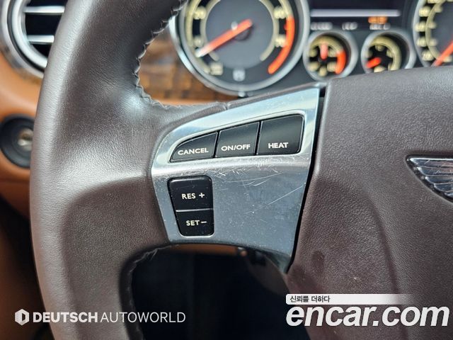 Bentley Continental 2015 — photo 17