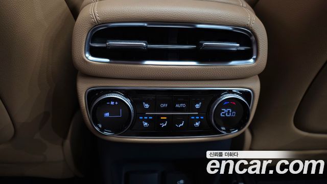 Genesis GV80 2020 — photo 17