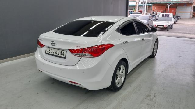 Hyundai AVANTE 2014 — photo 2