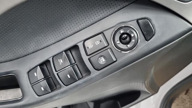 Hyundai AVANTE 2014 — photo 16