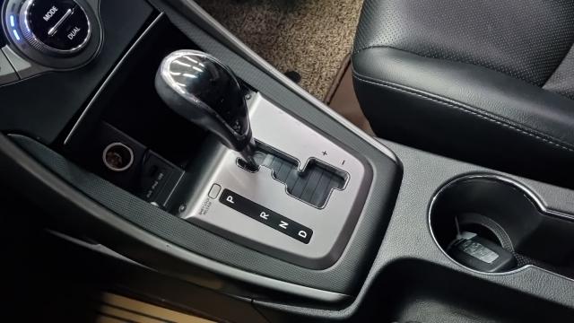 Hyundai AVANTE 2014 — photo 17
