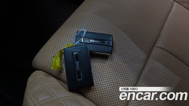 Jeep Cherokee 2021 — photo 36