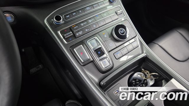 Hyundai Santafe 2022 — photo 12