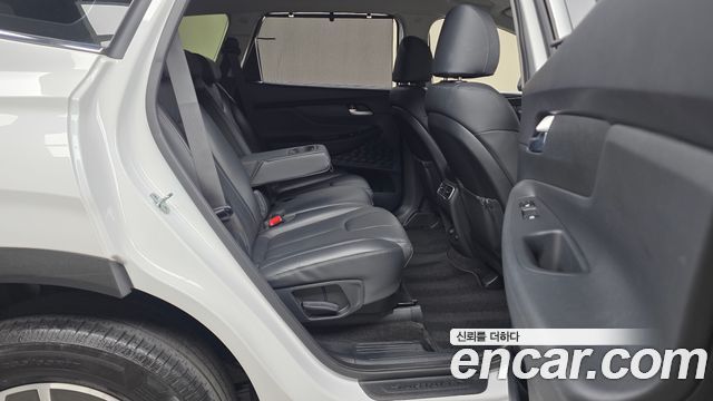 Hyundai Santafe 2022 — photo 17