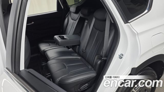 Hyundai Santafe 2022 — photo 18
