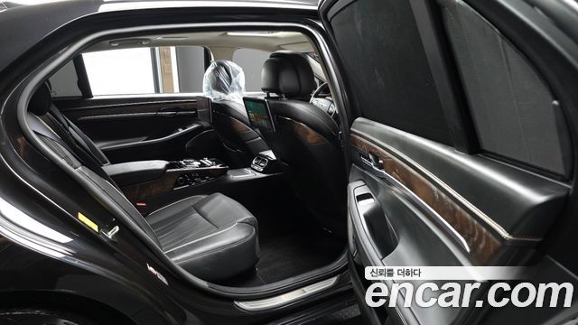 Genesis G90 2019 — photo 18