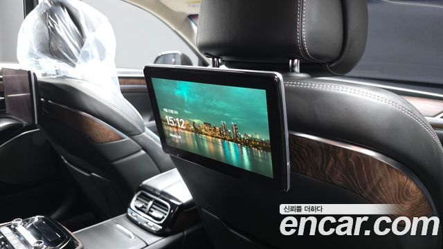 Genesis G90 2019 — photo 25