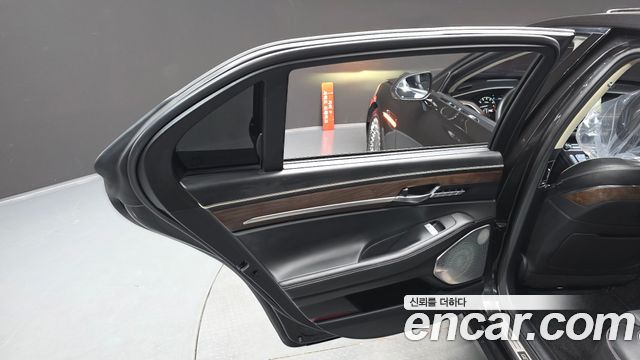 Genesis G90 2019 — photo 15