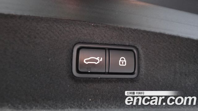 Genesis G90 2019 — photo 30