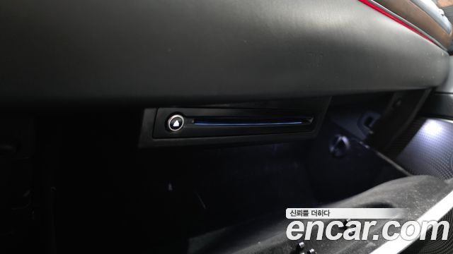 Genesis G90 2019 — photo 34